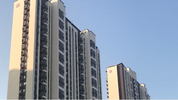 外墻真石漆膩子的施工標準是什么？